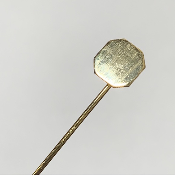 Vintage gold filled flat octagonal minimalist stick pin - Picture 5 of 11